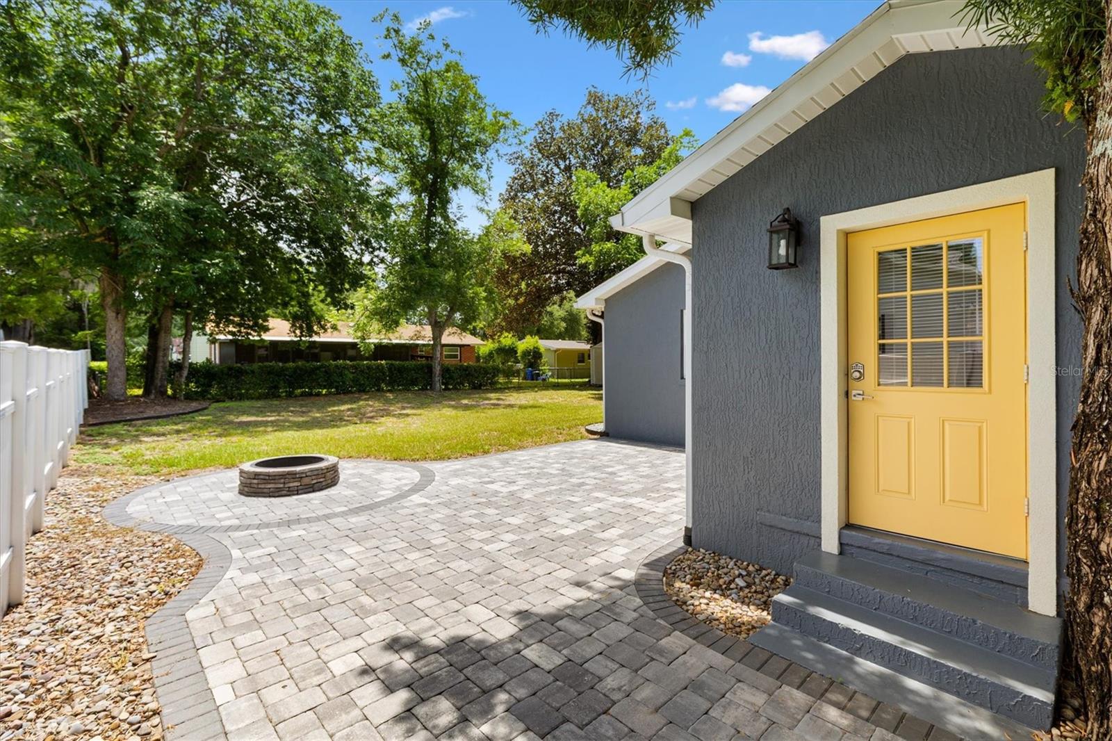 SUNNY DELL - Residential