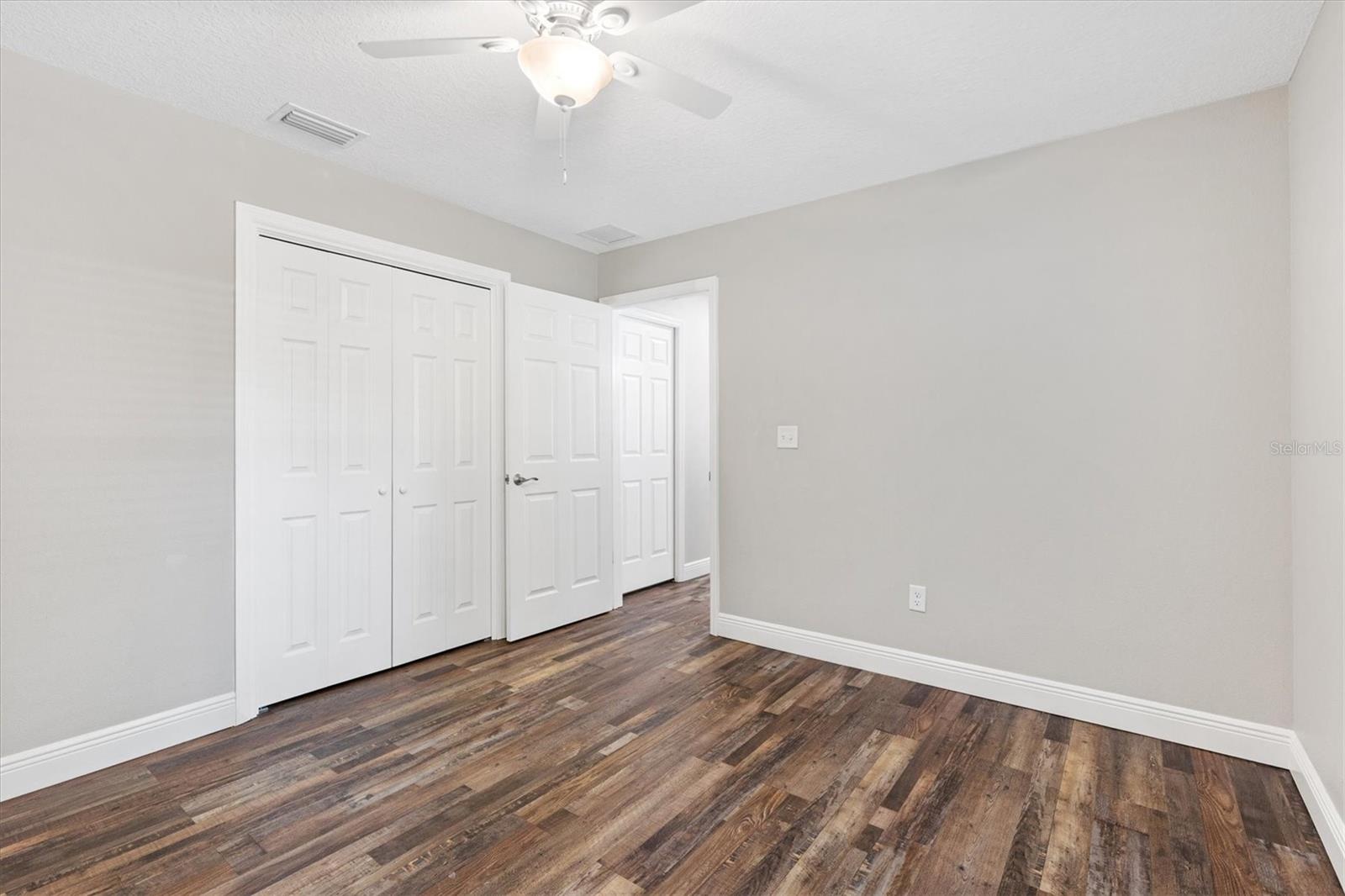 SUNNY DELL - Residential