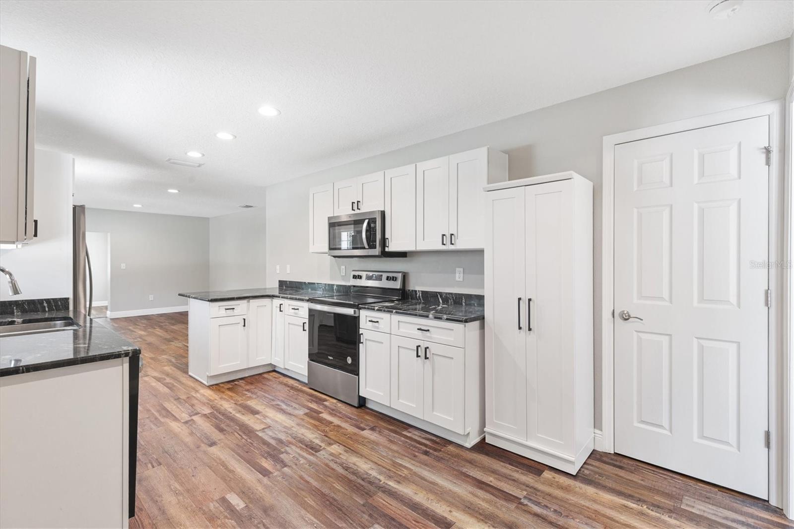 SUNNY DELL - Residential