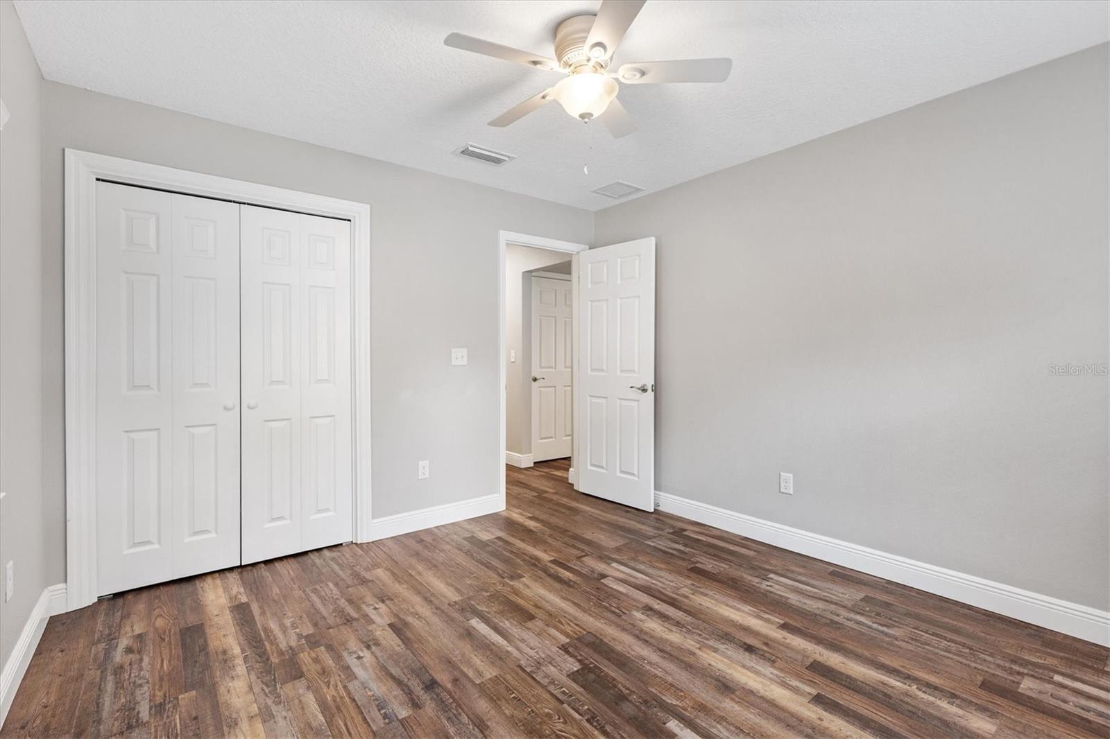 SUNNY DELL - Residential