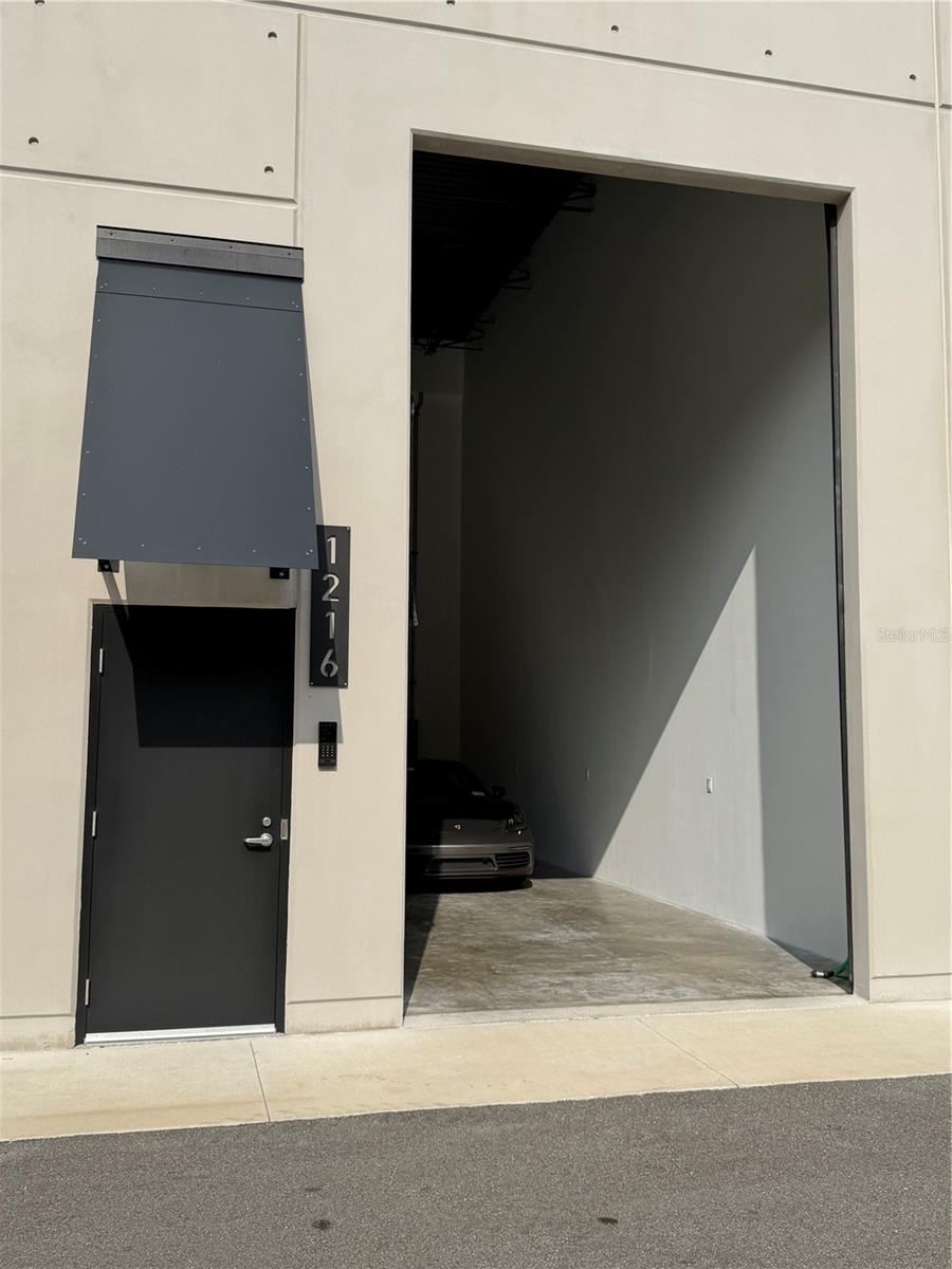 MOTOR ENCLAVE PH 1 - Commercial Sale