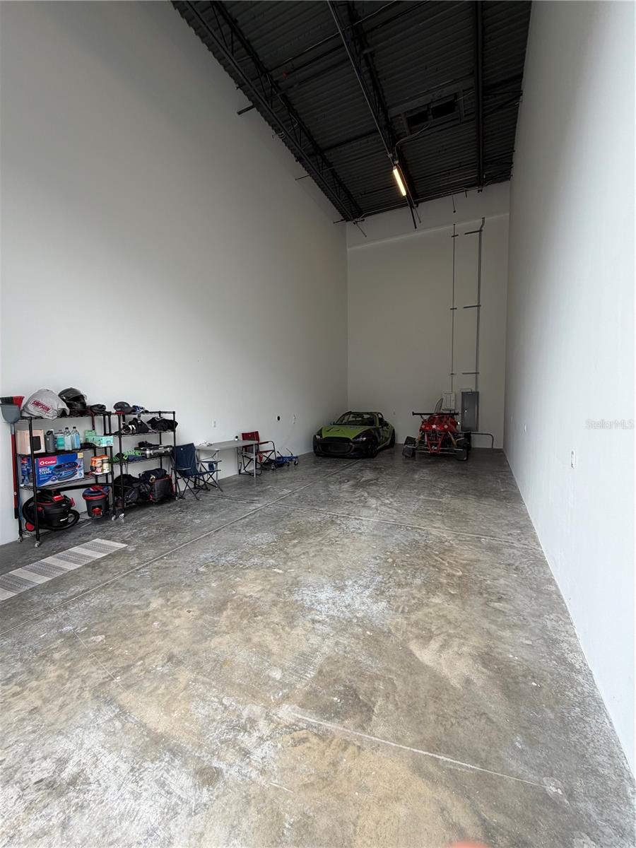 MOTOR ENCLAVE PH 1 - Commercial Sale