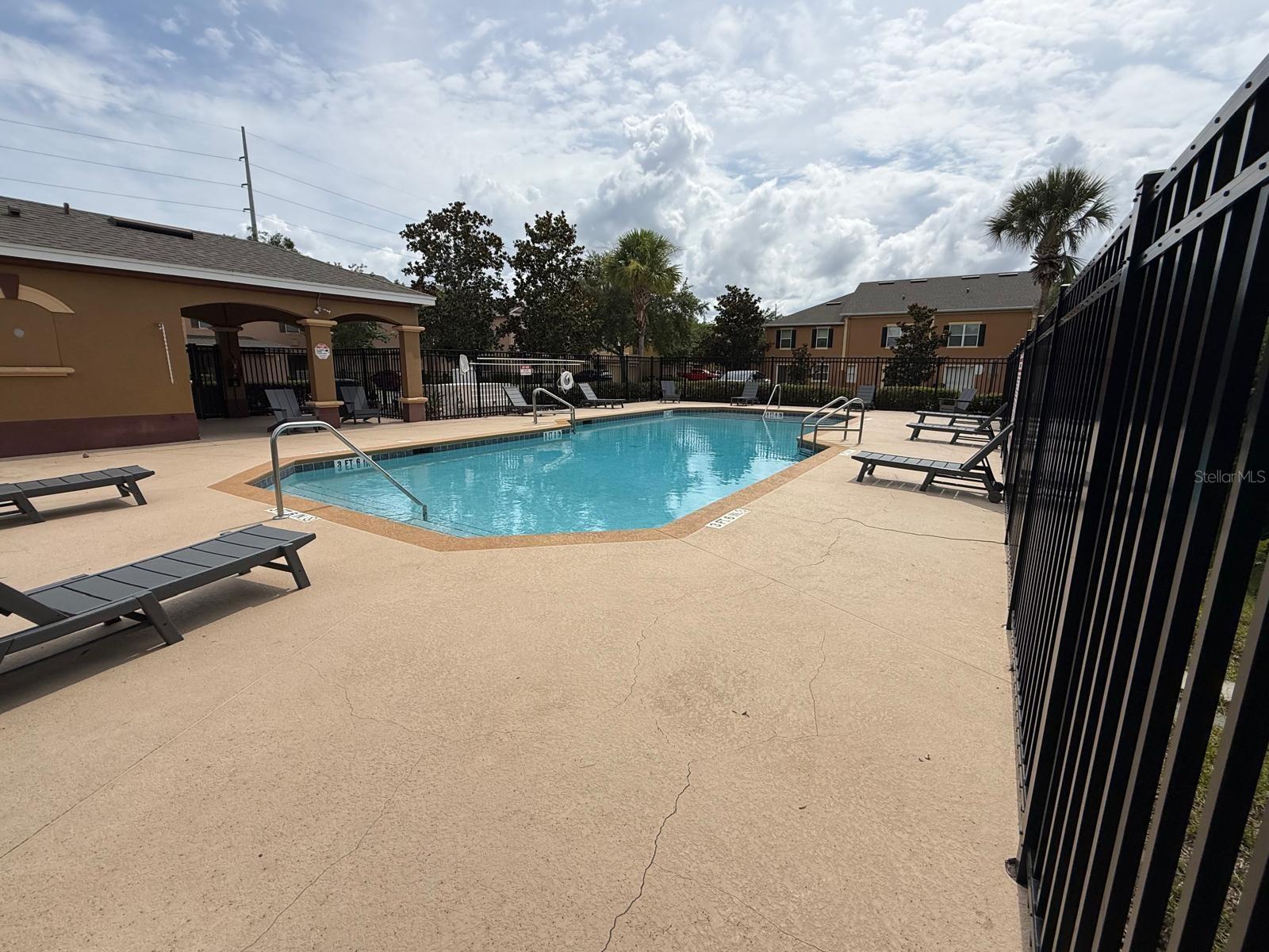 HAWTHORNE GLEN TWNHMS - Residential Lease