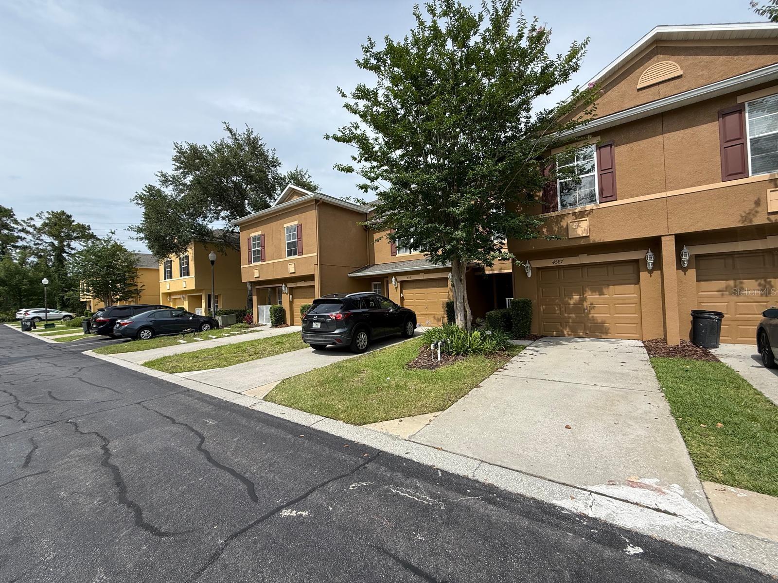 HAWTHORNE GLEN TWNHMS - Residential Lease