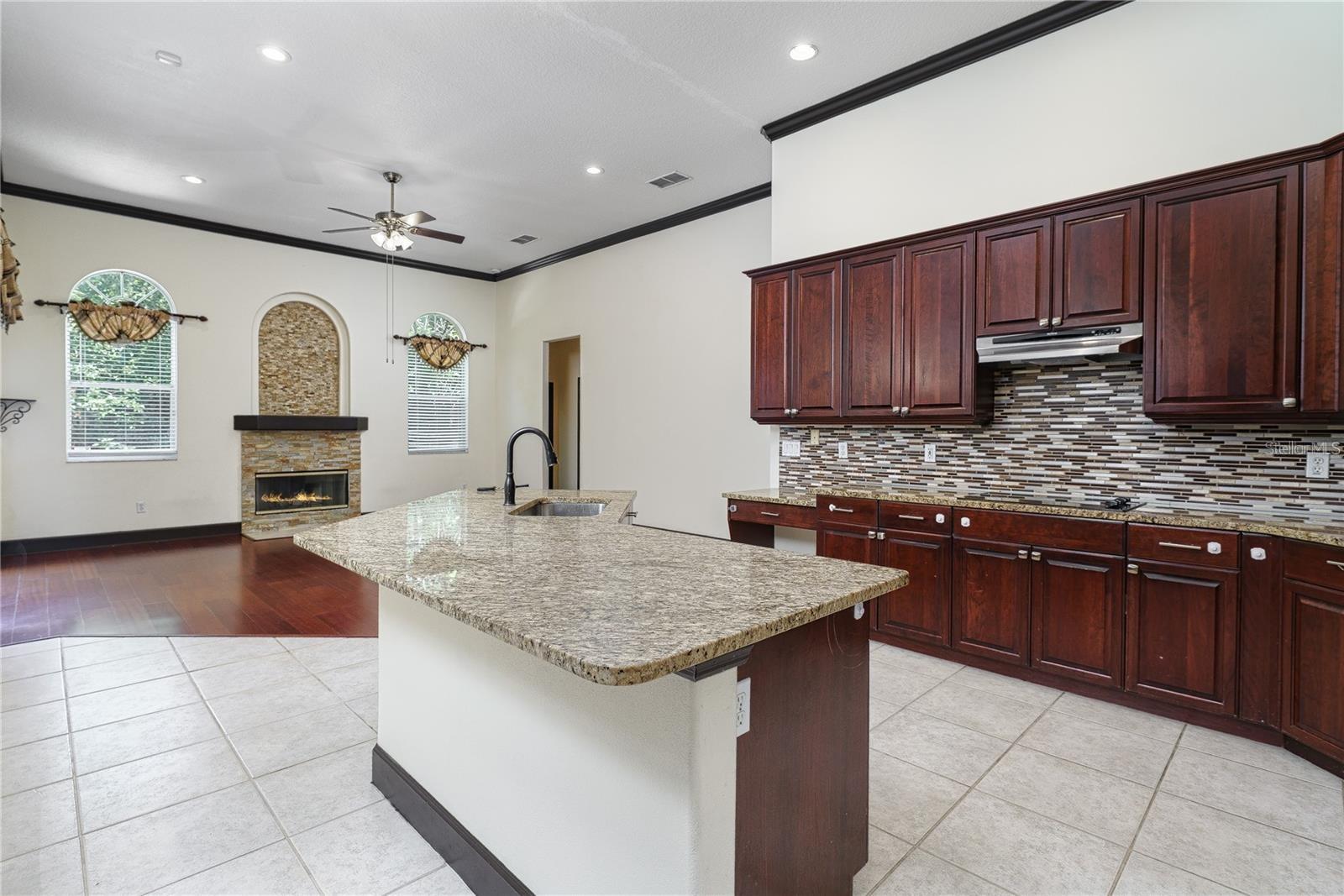 SEVILLE CHASE - Residential