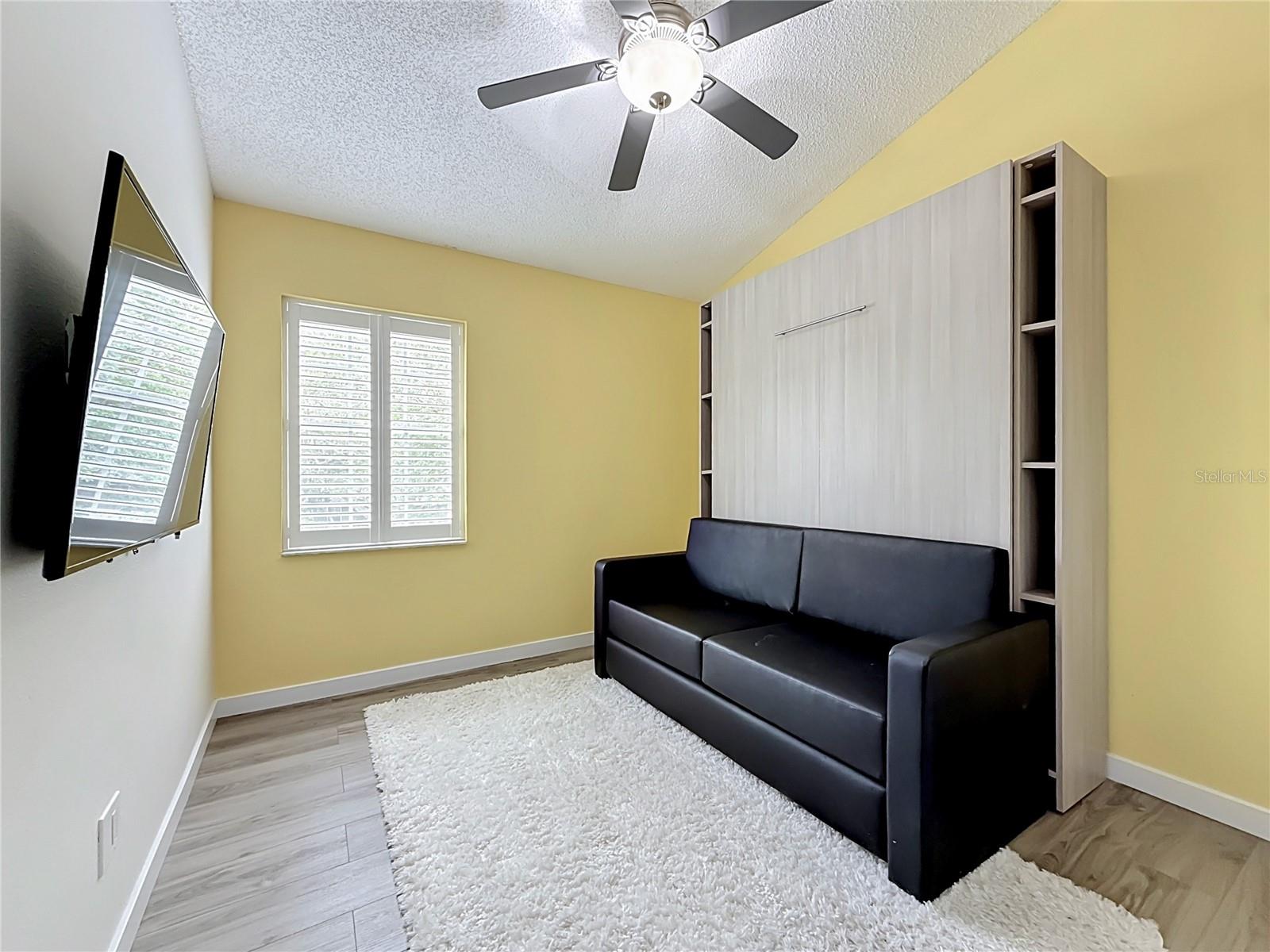 EASTWOOD SHORES 5 - Residential