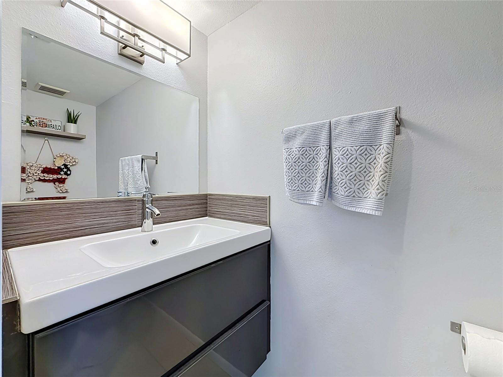 EASTWOOD SHORES 5 - Residential