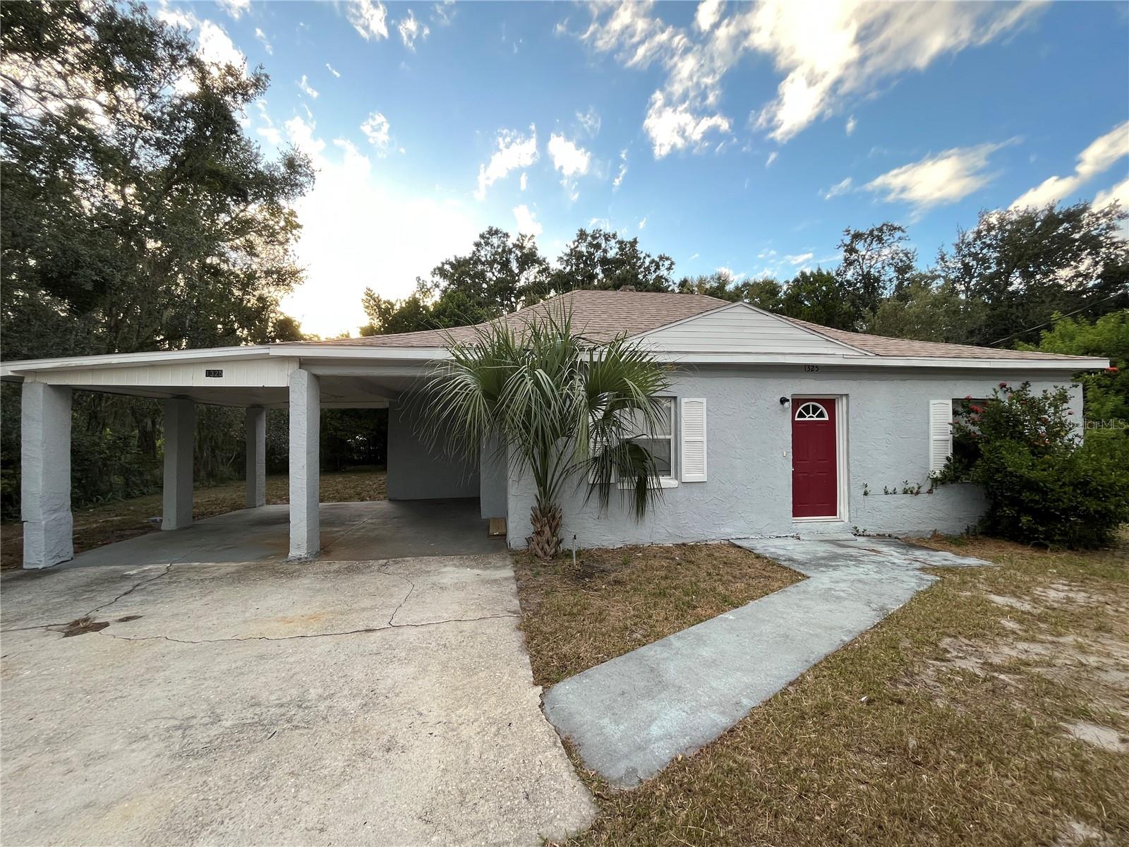 This 4 bedroom home has an updated kitchen and bathroom.  Tile flooring throughout makes clean up a breeze.  Nice size bedrooms and a huge bathroom.  The carport will keep your car cool in the summer months and dry in the rainy season.  Lots of yard space to run around in.  Hurry as this one won't last long.
Call today and ask us about our 1 month free rent!!!