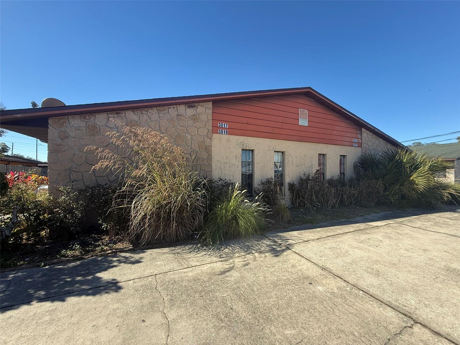 BUYER FINANCING FELL THROUGH!! Don’t miss your chance to own this fully rented quadplex offering immediate cash flow. All four units are currently occupied with month-to-month tenancies paying $1000-1200 per month, giving a new owner flexibility to increase rents to market value or renovate units for added equity and higher returns. Each unit features: 2 Bedrooms / 1 Bathroom, spacious living and dining room combination, dedicated laundry room with washer/dryer hookups, gas stoves and hot water heaters. The roof is only 5 years old. Whether you’re looking to expand your portfolio or secure a strong income-producing property, this quadplex checks all the boxes with built-in upside potential.