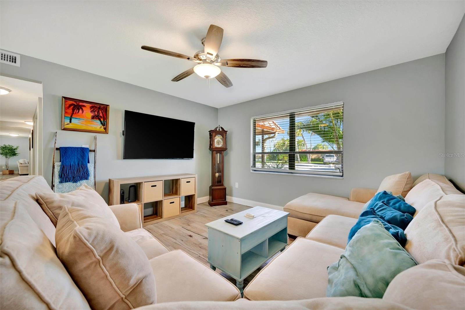 PALMA SOLA HARBOUR SEC 4 - Residential