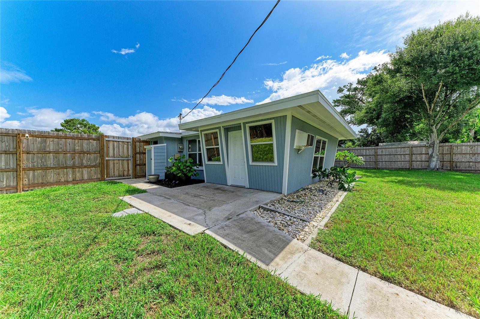 GOLDEN ACRES - Residential
