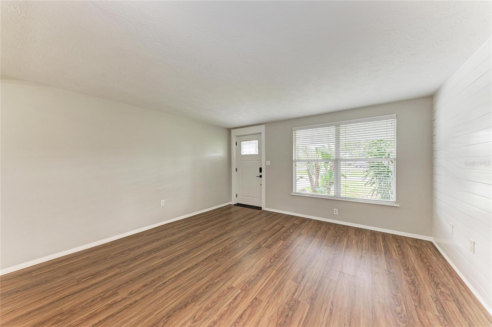 GOLDEN ACRES - Residential
