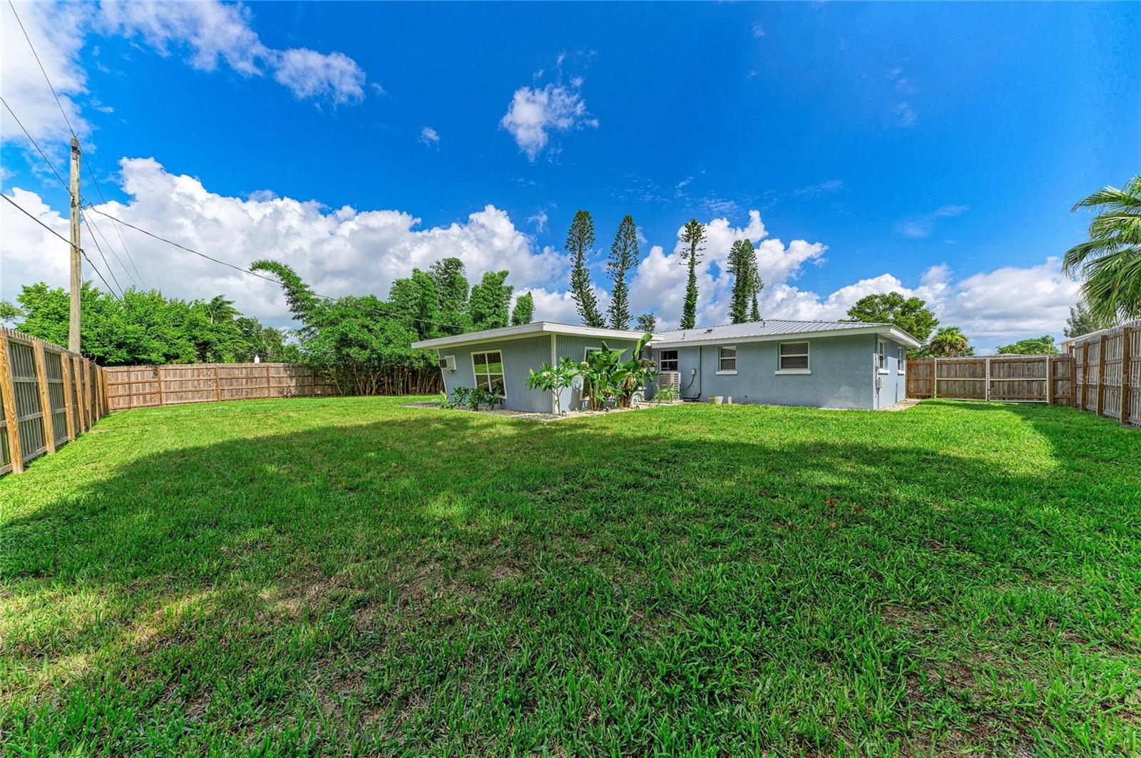 GOLDEN ACRES - Residential