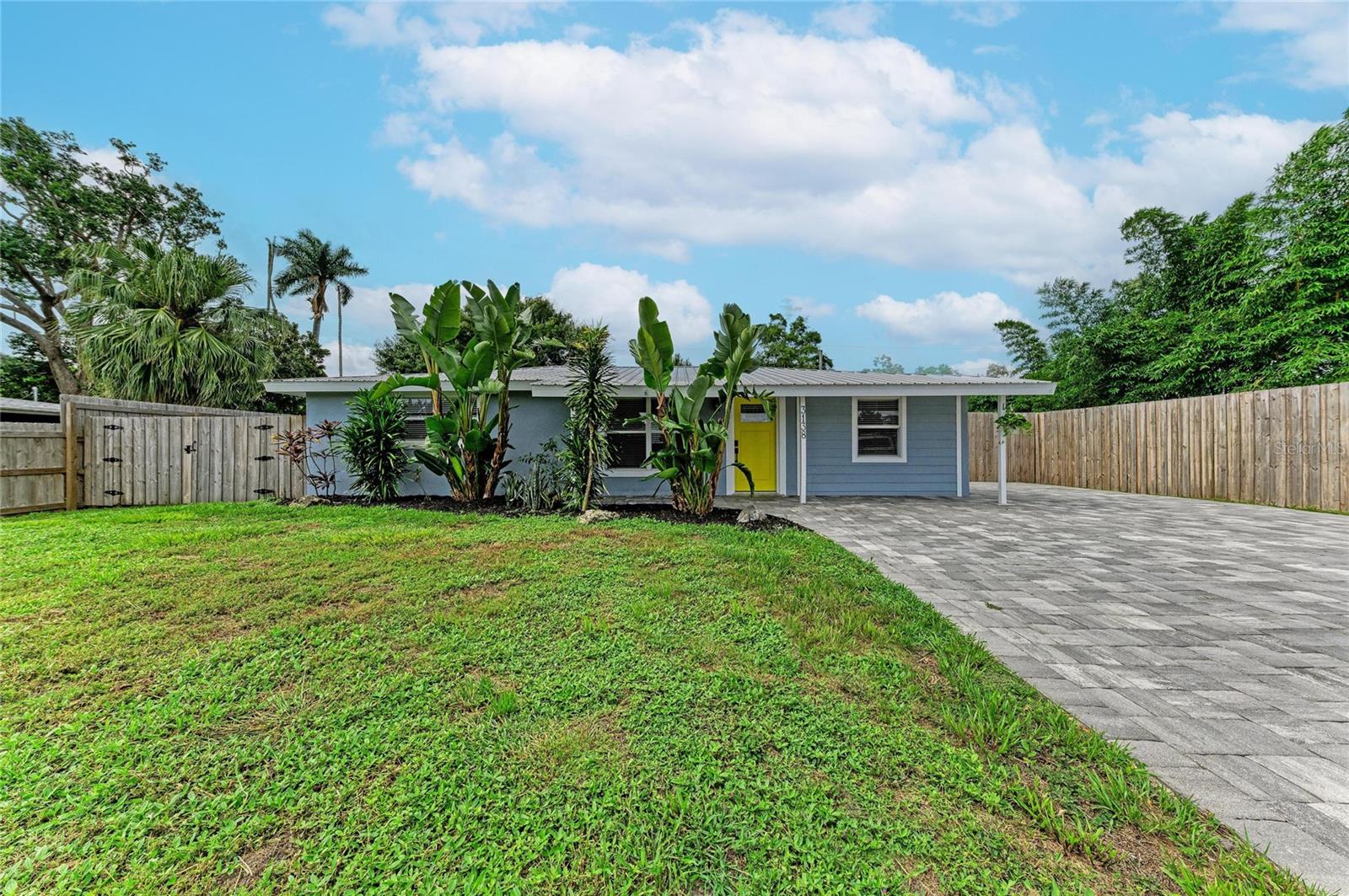 GOLDEN ACRES - Residential