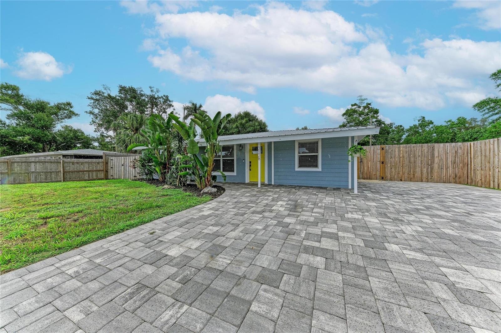 GOLDEN ACRES - Residential