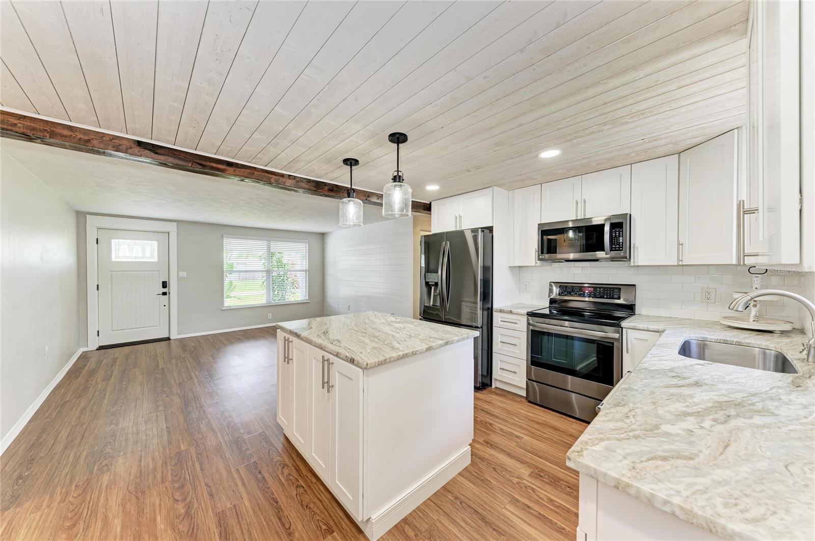 GOLDEN ACRES - Residential