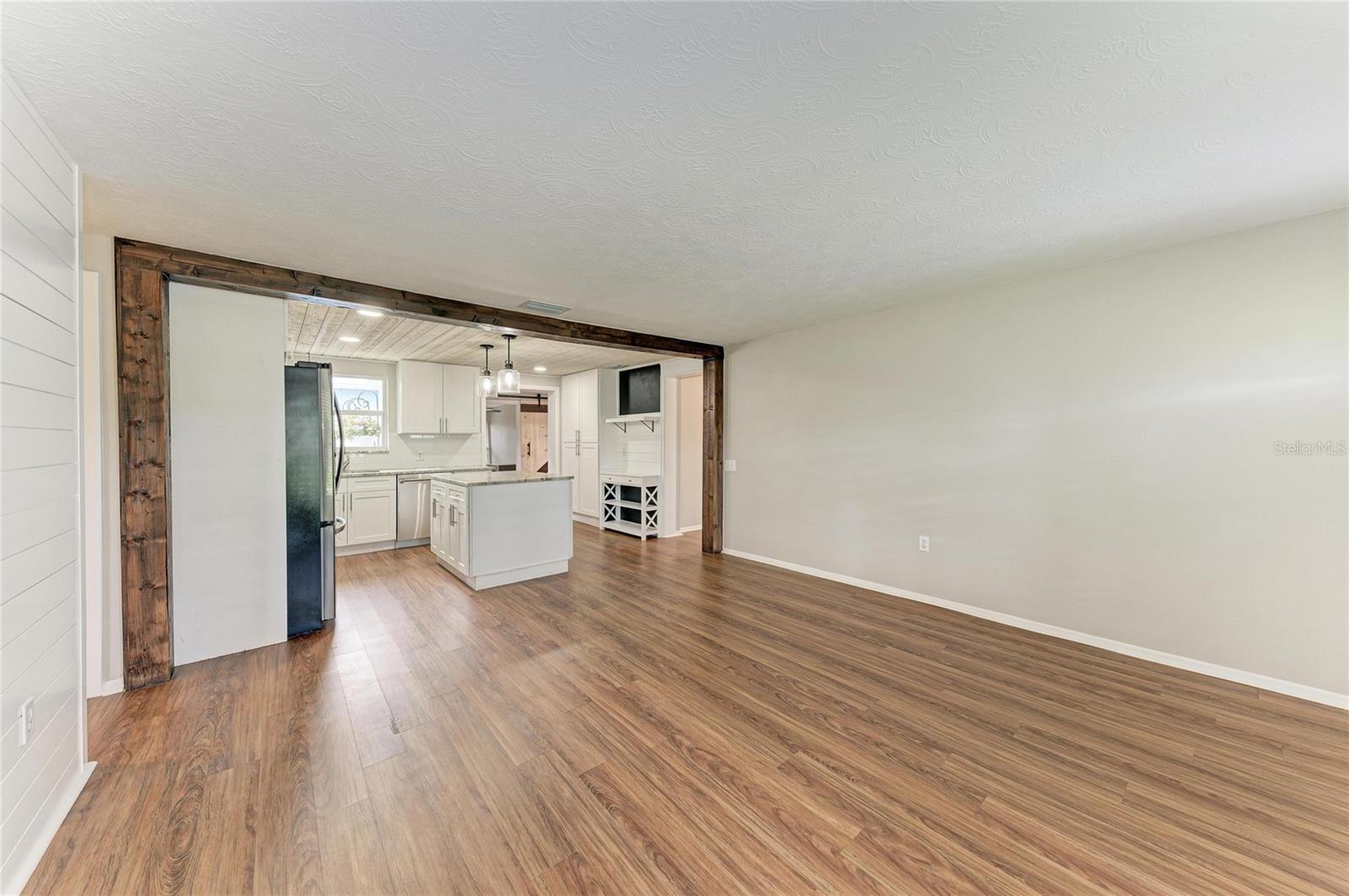 GOLDEN ACRES - Residential