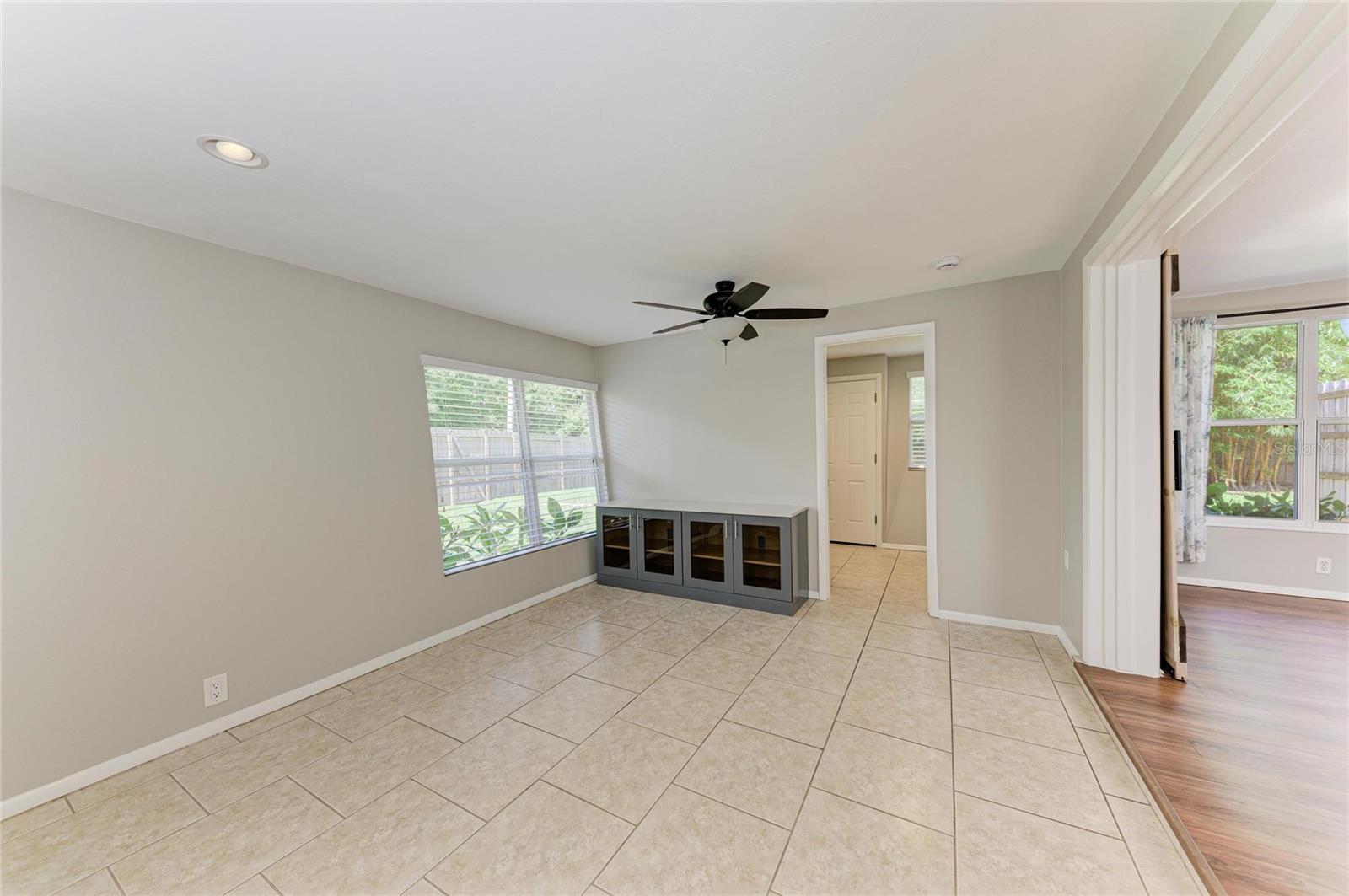 GOLDEN ACRES - Residential