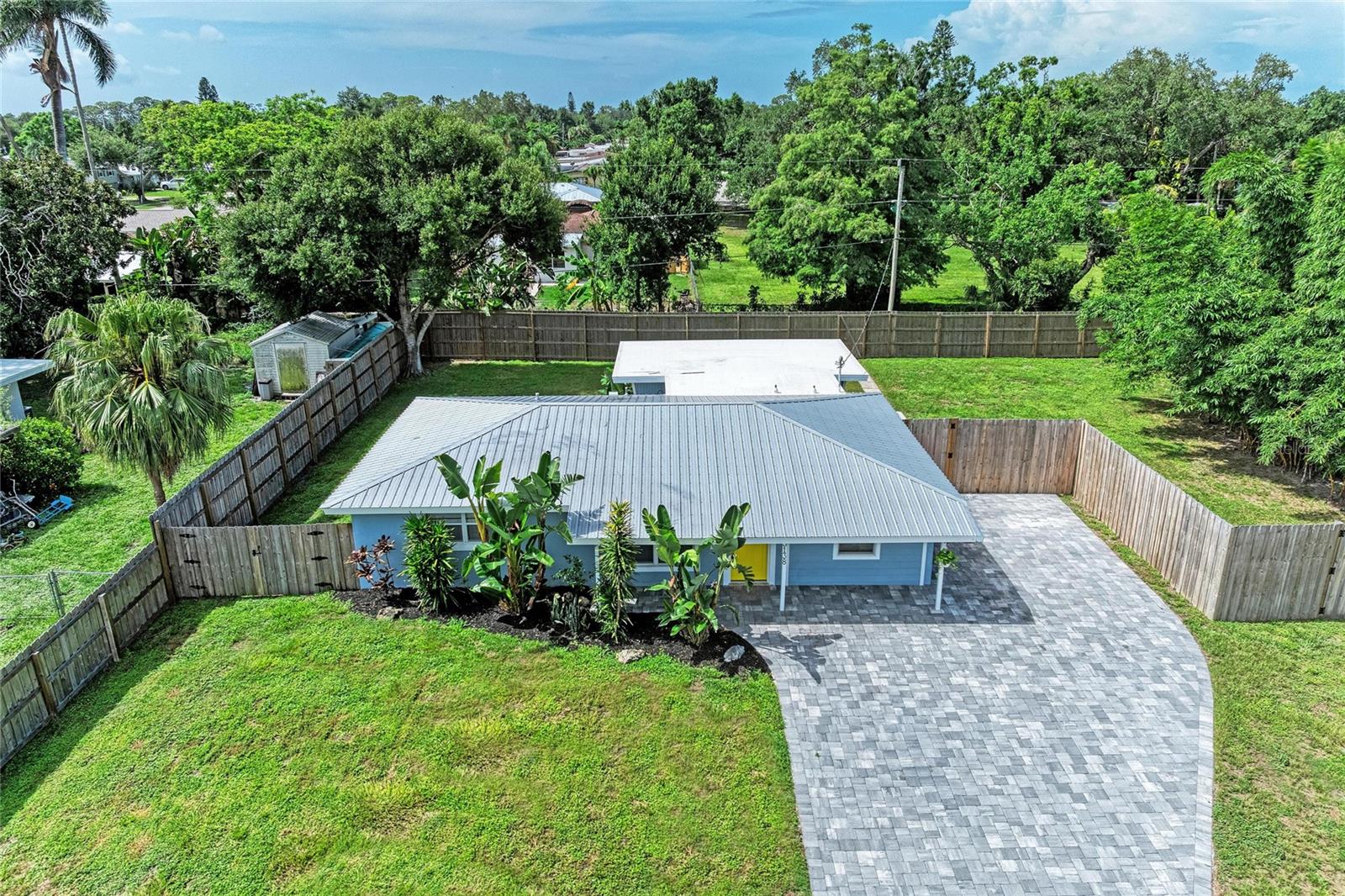 GOLDEN ACRES - Residential