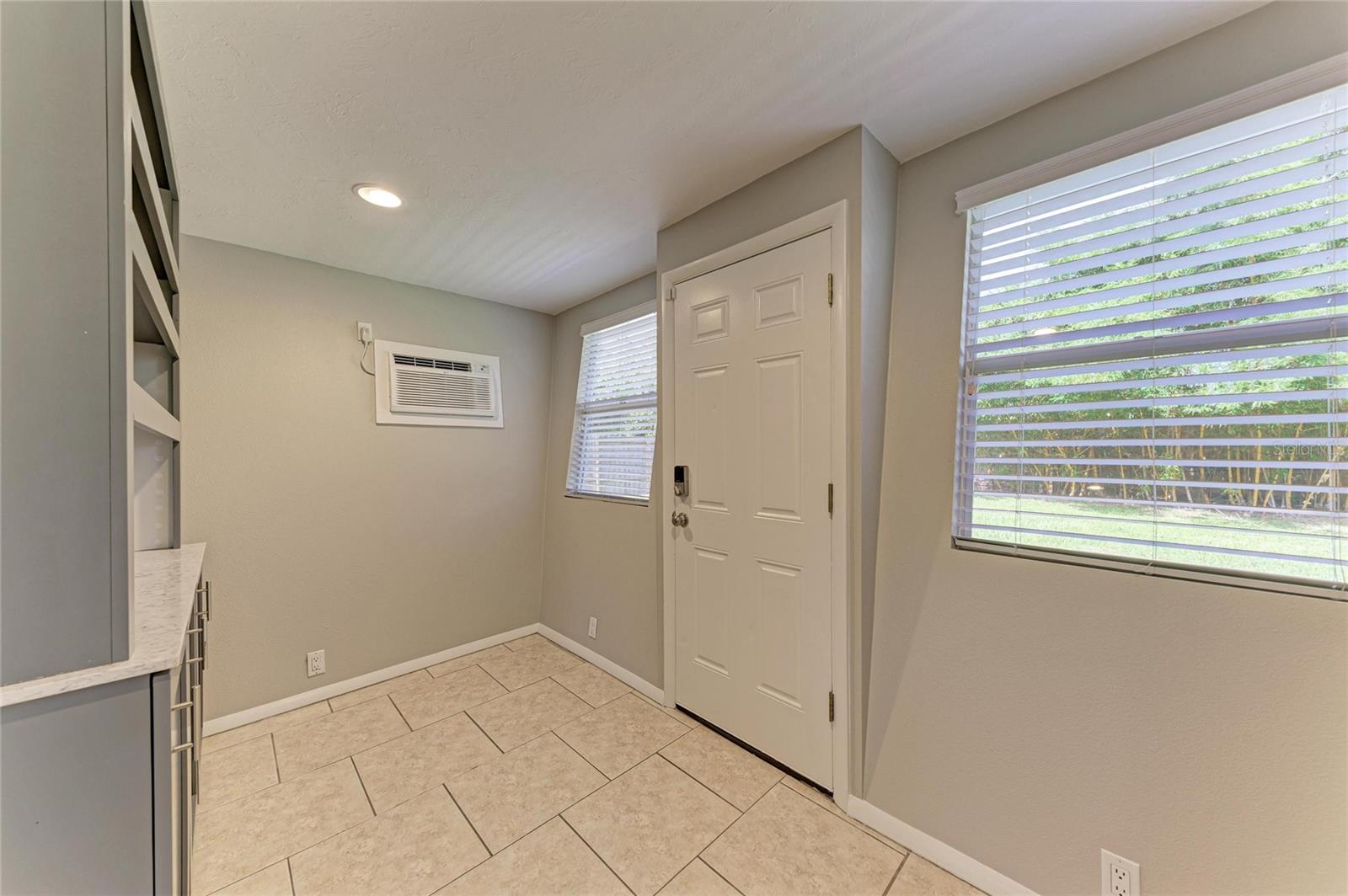 GOLDEN ACRES - Residential