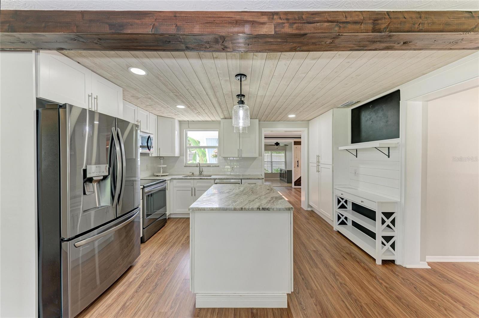GOLDEN ACRES - Residential
