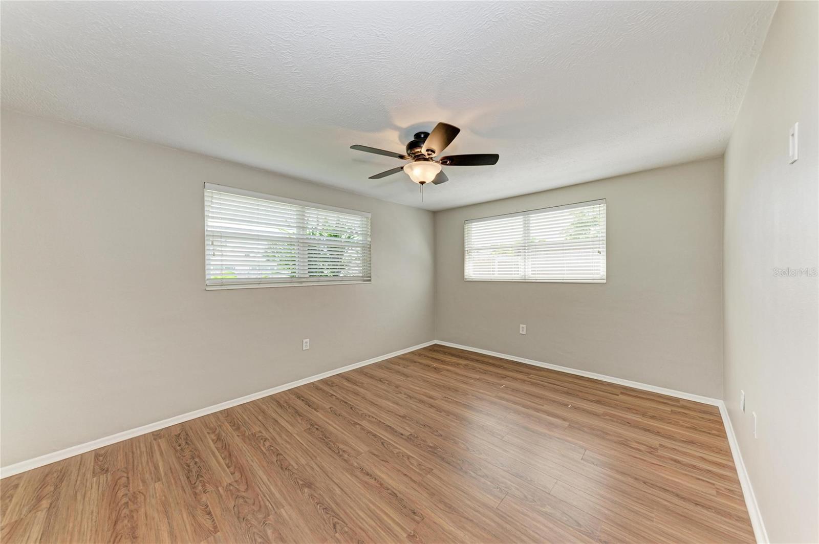 GOLDEN ACRES - Residential