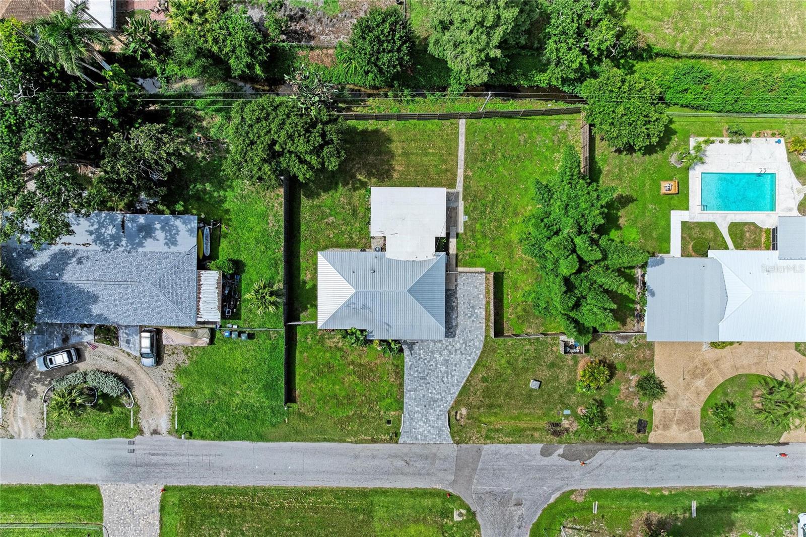 GOLDEN ACRES - Residential