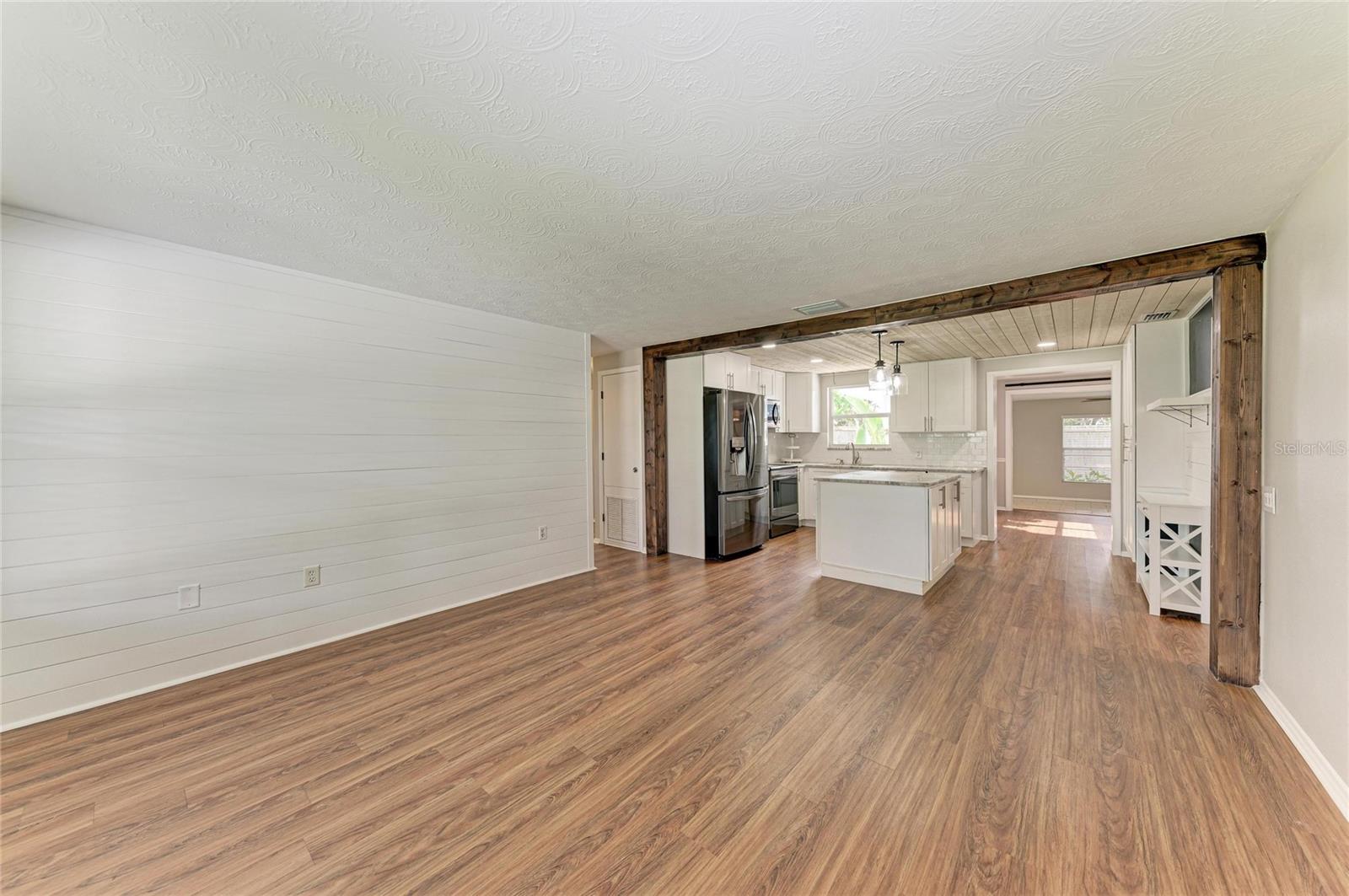 GOLDEN ACRES - Residential