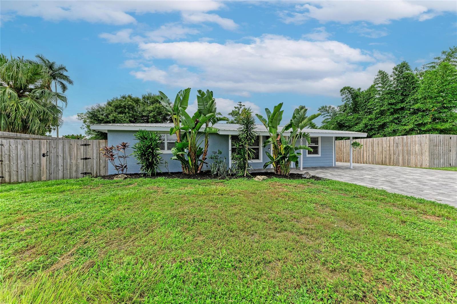 GOLDEN ACRES - Residential