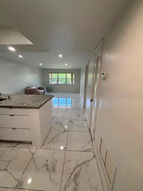 FOURTH HORIZONS CONDO - Residential