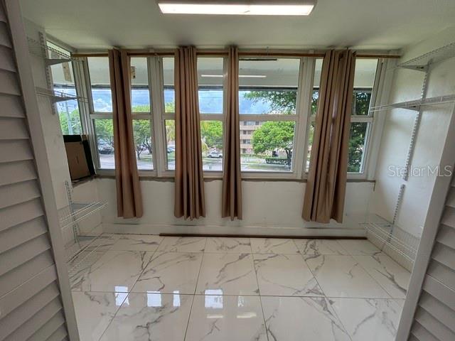 FOURTH HORIZONS CONDO - Residential
