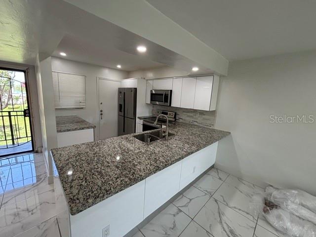 FOURTH HORIZONS CONDO - Residential