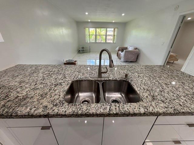 FOURTH HORIZONS CONDO - Residential