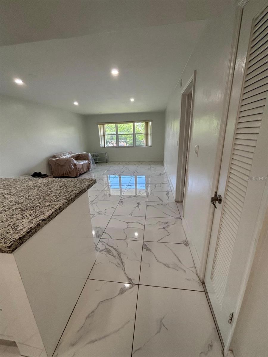 FOURTH HORIZONS CONDO - Residential