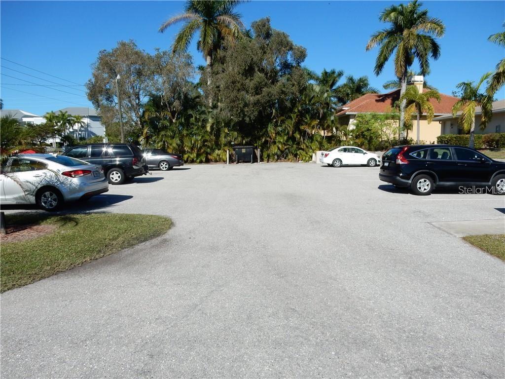 KINGS COURT VILLAS BLDG 01 - Residential