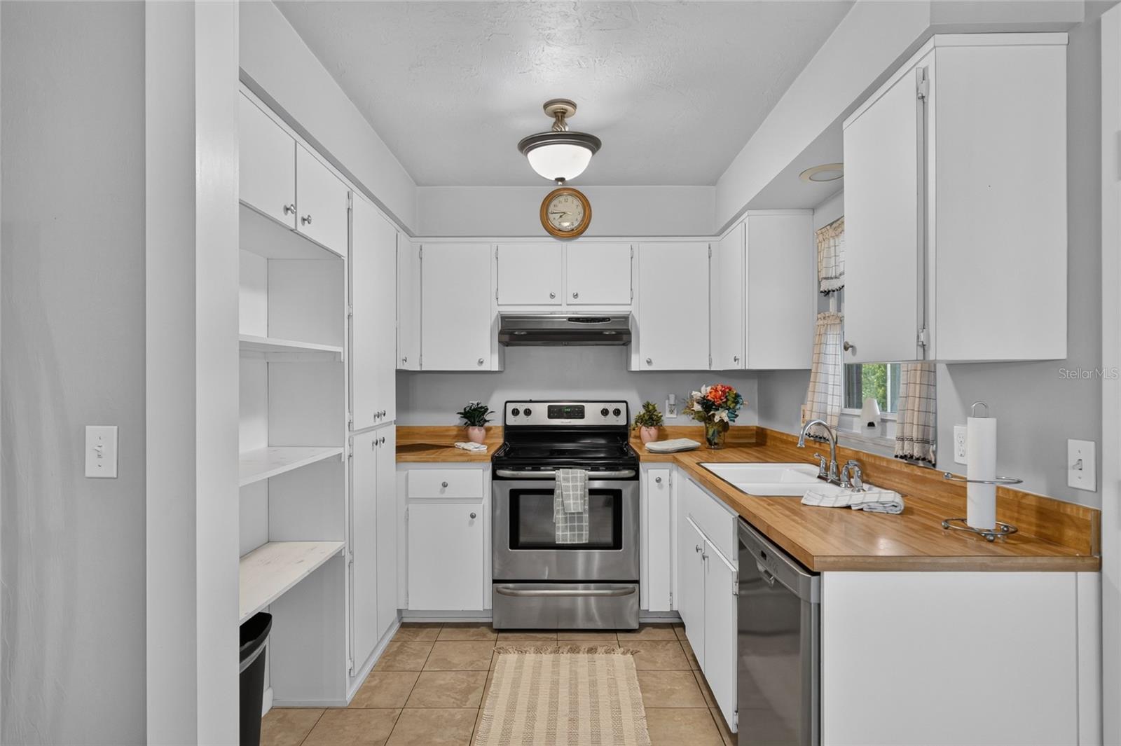 BEVERLY HILLS UNIT 08 PH 02 - Residential