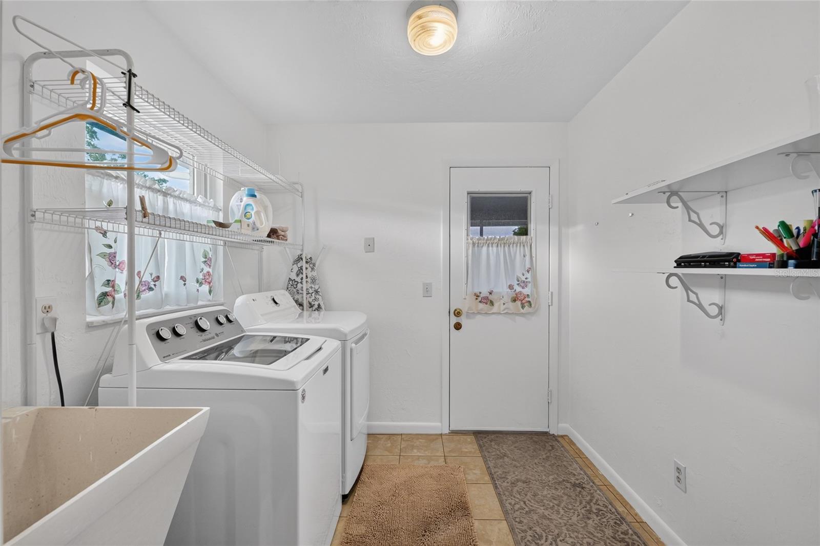 BEVERLY HILLS UNIT 08 PH 02 - Residential