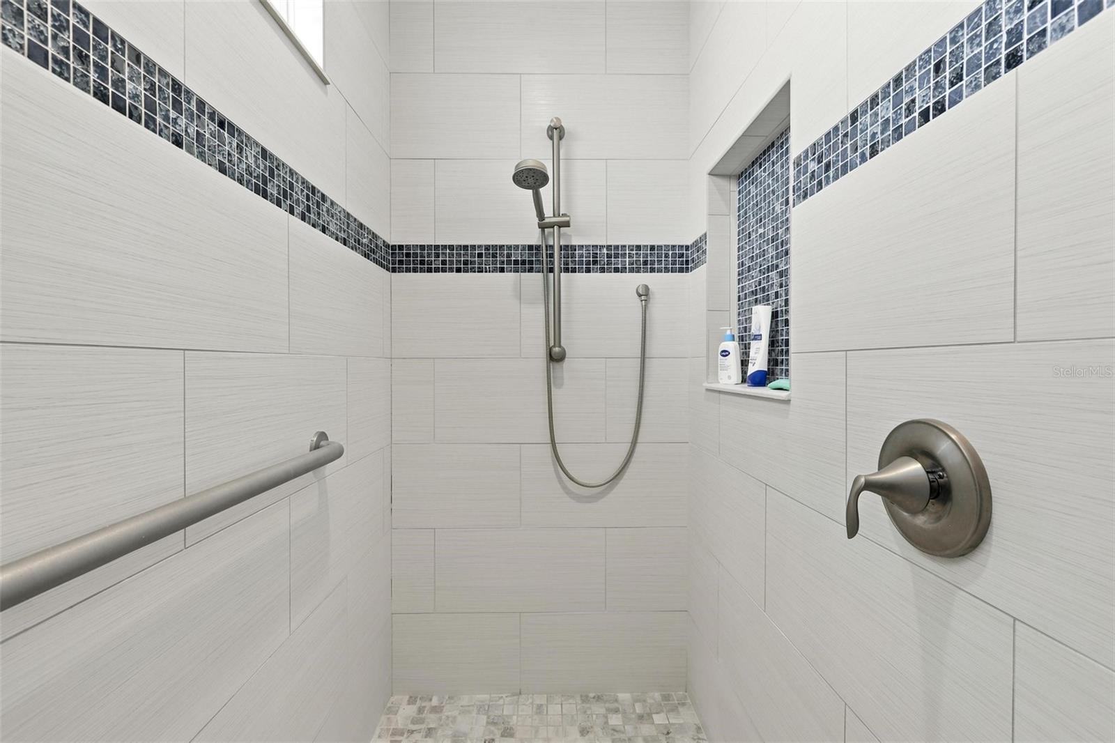 WATERFORD LAKES UNIT 01 - Residential