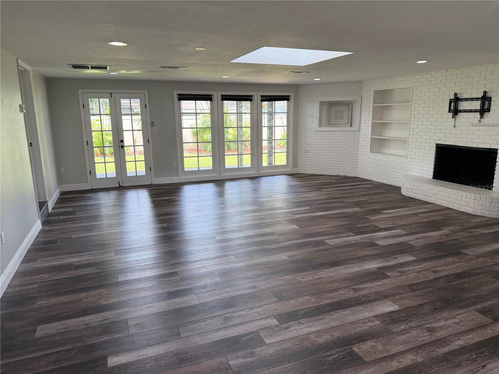 LAKE CONWAY ESTATES - Residential