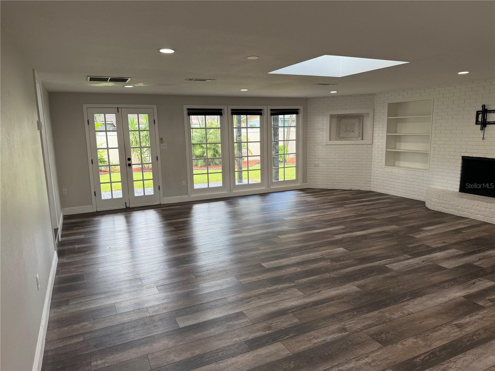 LAKE CONWAY ESTATES - Residential