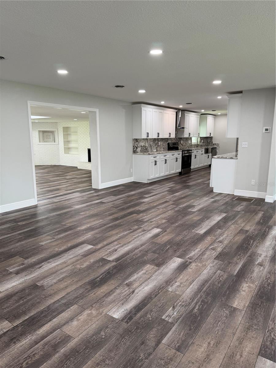 LAKE CONWAY ESTATES - Residential