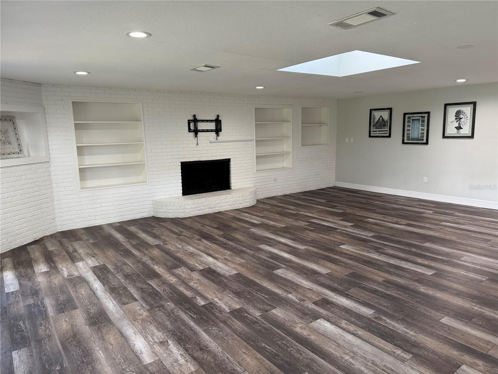 LAKE CONWAY ESTATES - Residential