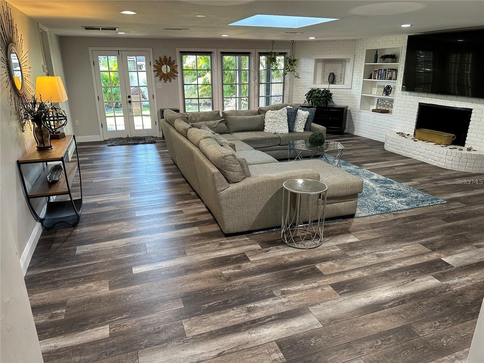 LAKE CONWAY ESTATES - Residential