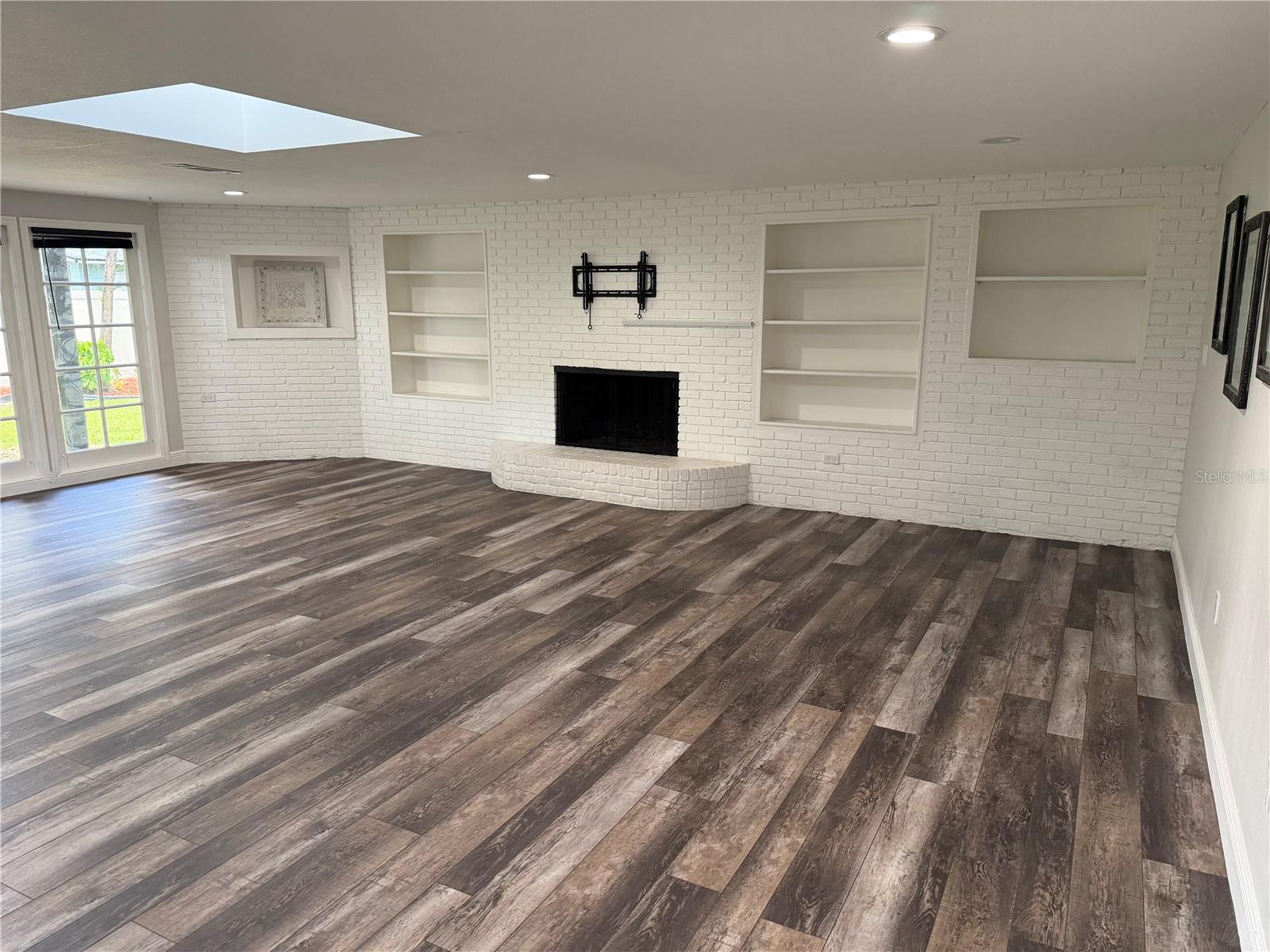 LAKE CONWAY ESTATES - Residential
