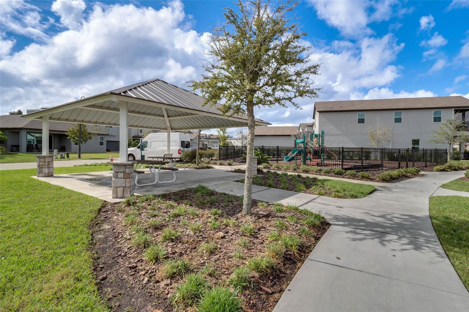 OAKLAND TRLS PH 1 - Residential
