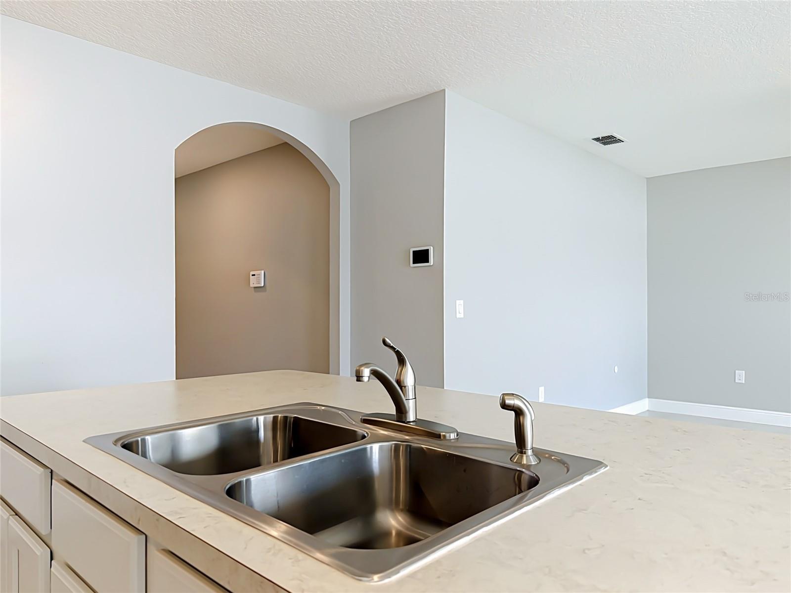 SQUIRES GROVE - Residential Lease