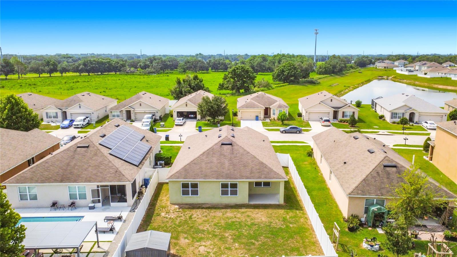 SQUIRES GROVE - Residential Lease