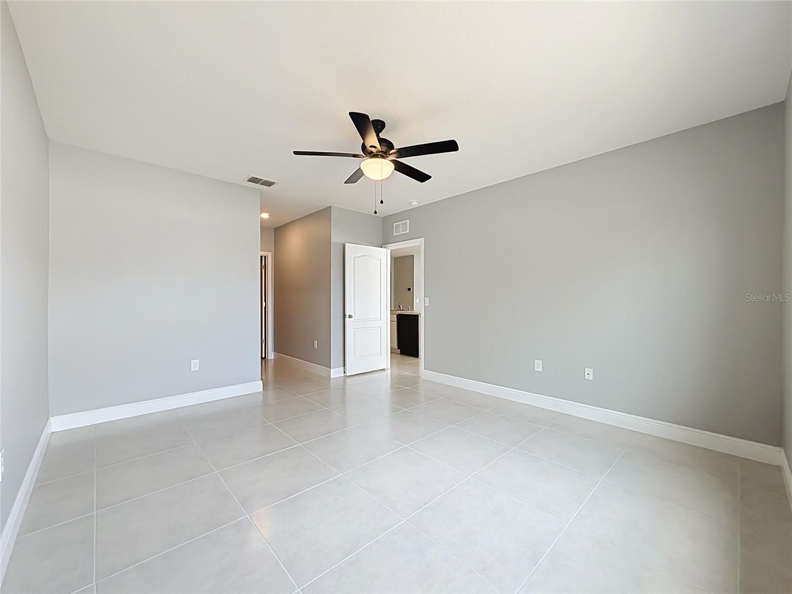SQUIRES GROVE - Residential Lease