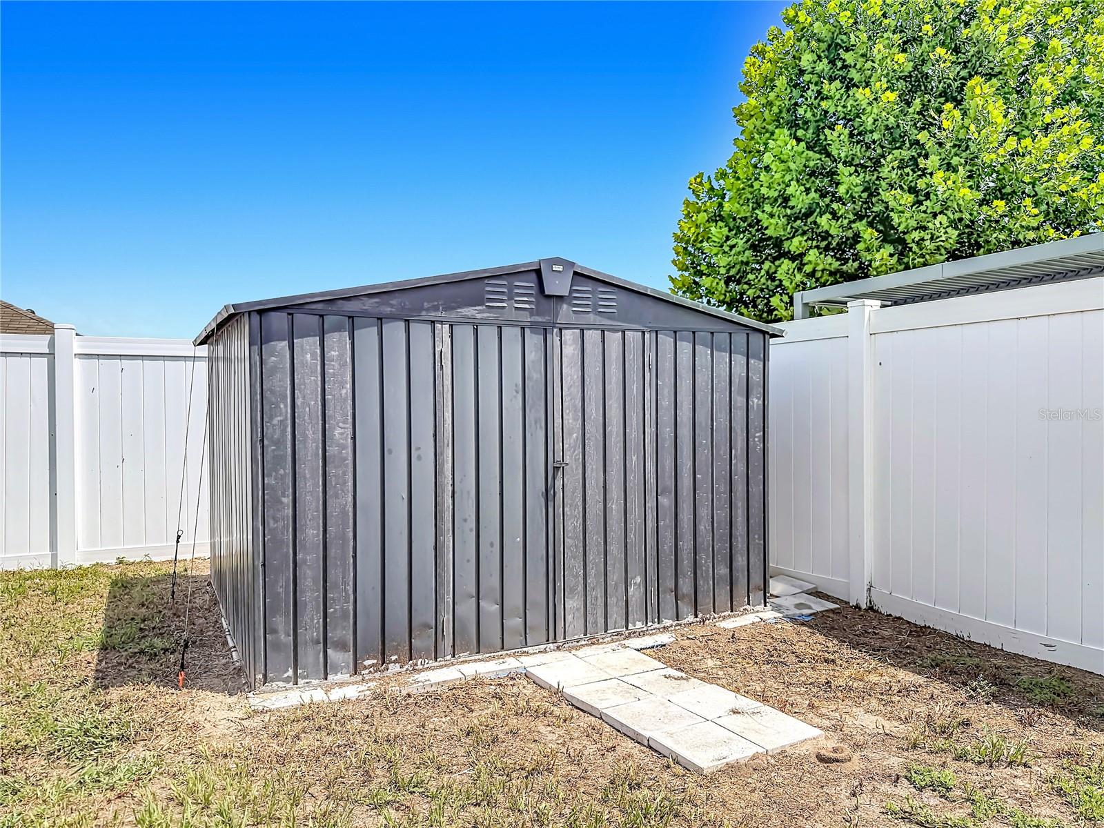 SQUIRES GROVE - Residential Lease