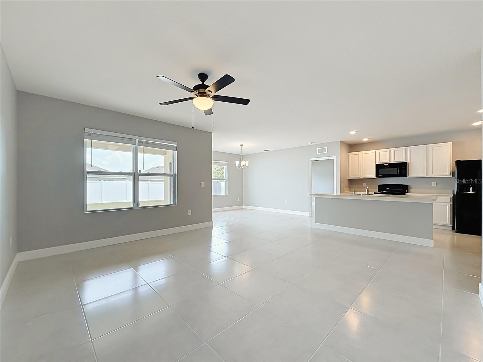 SQUIRES GROVE - Residential Lease